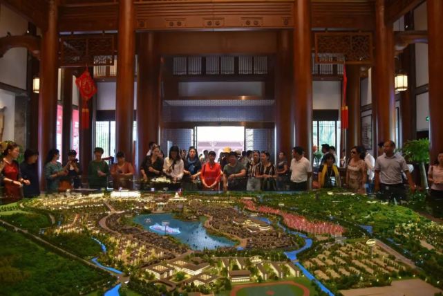 参观沙盘.jpg
