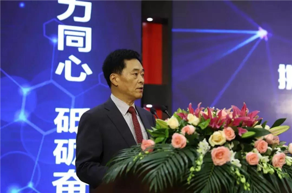 吴.jpg